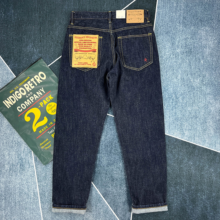 Jeans in denim con cimosa ross - Levis Jeans 501 recensione e prezzo
